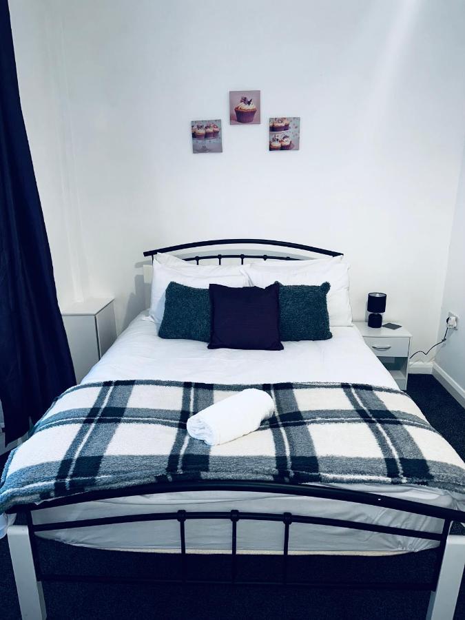Stylish Town House - Modern Double Room - 1 考文垂 外观 照片