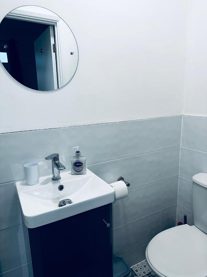 Stylish Town House - Modern Double Room - 1 考文垂 外观 照片